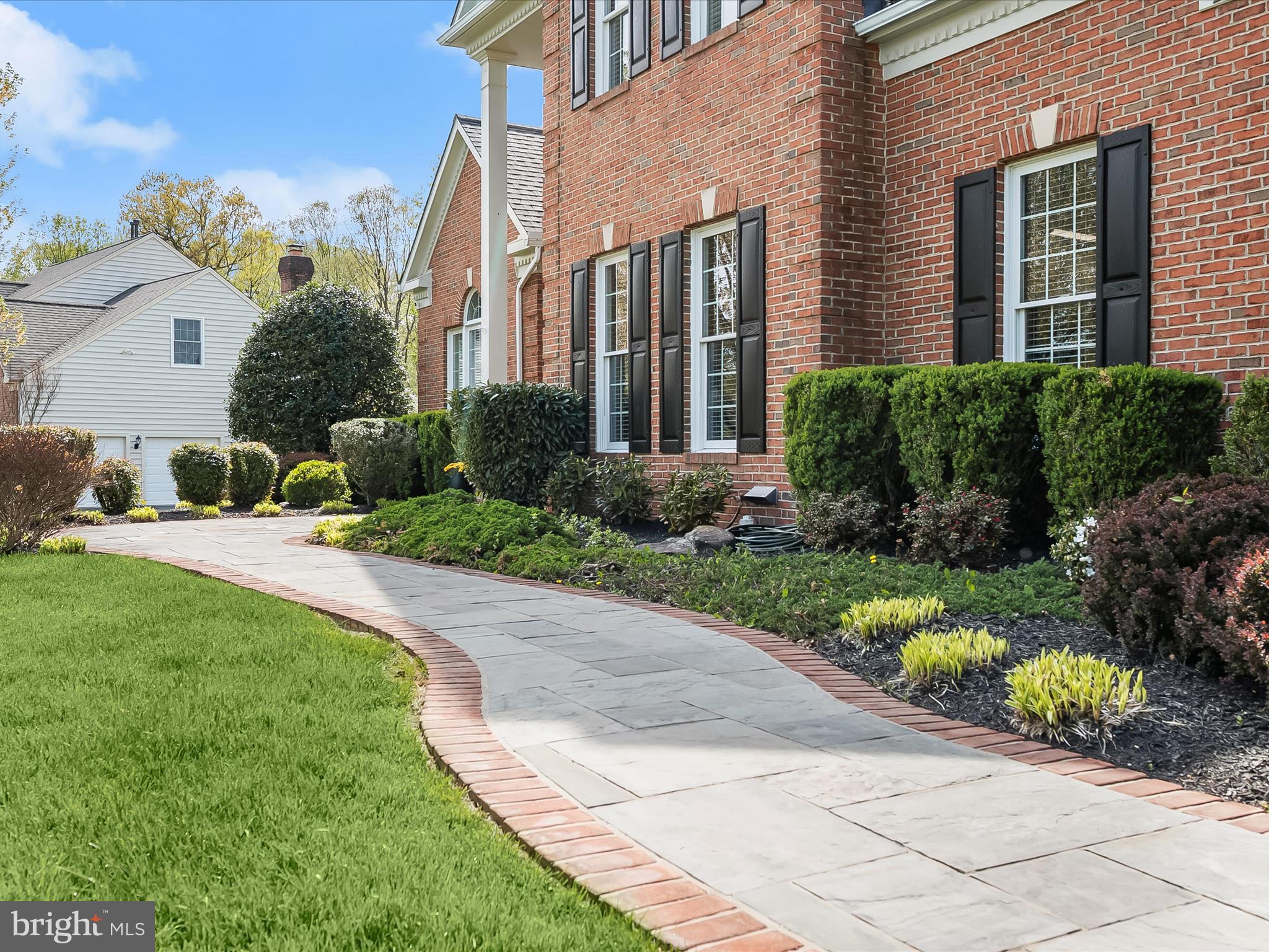 7108 CRABBURY COURT