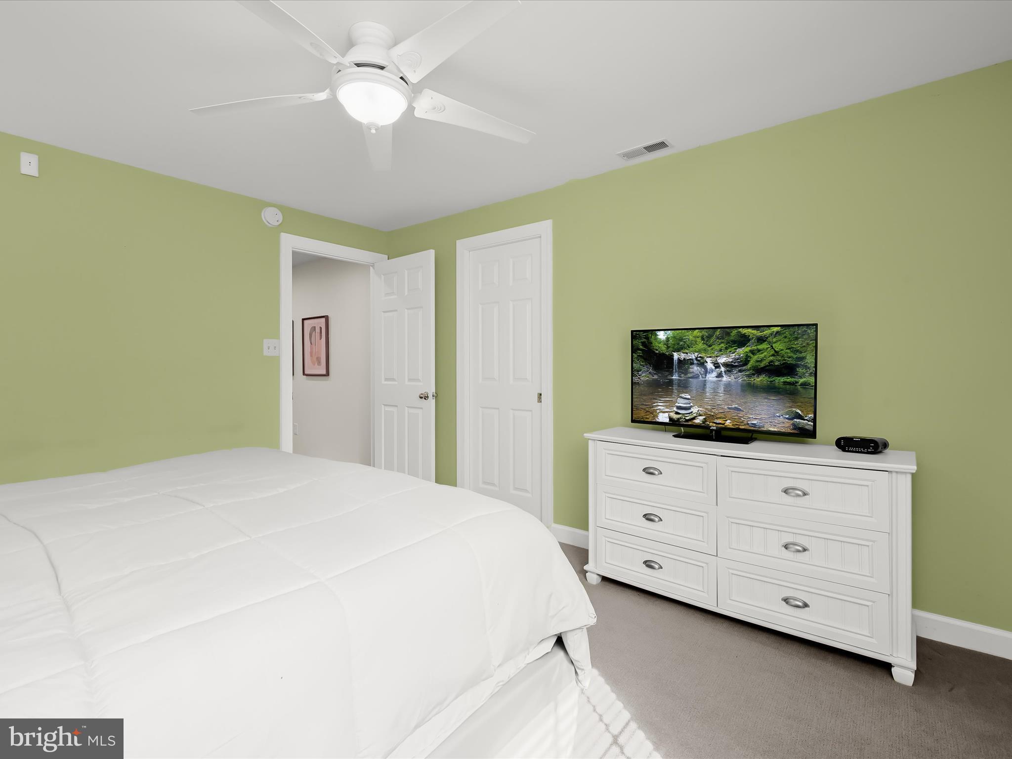 ASHLEIGH KNOLLS - Residential