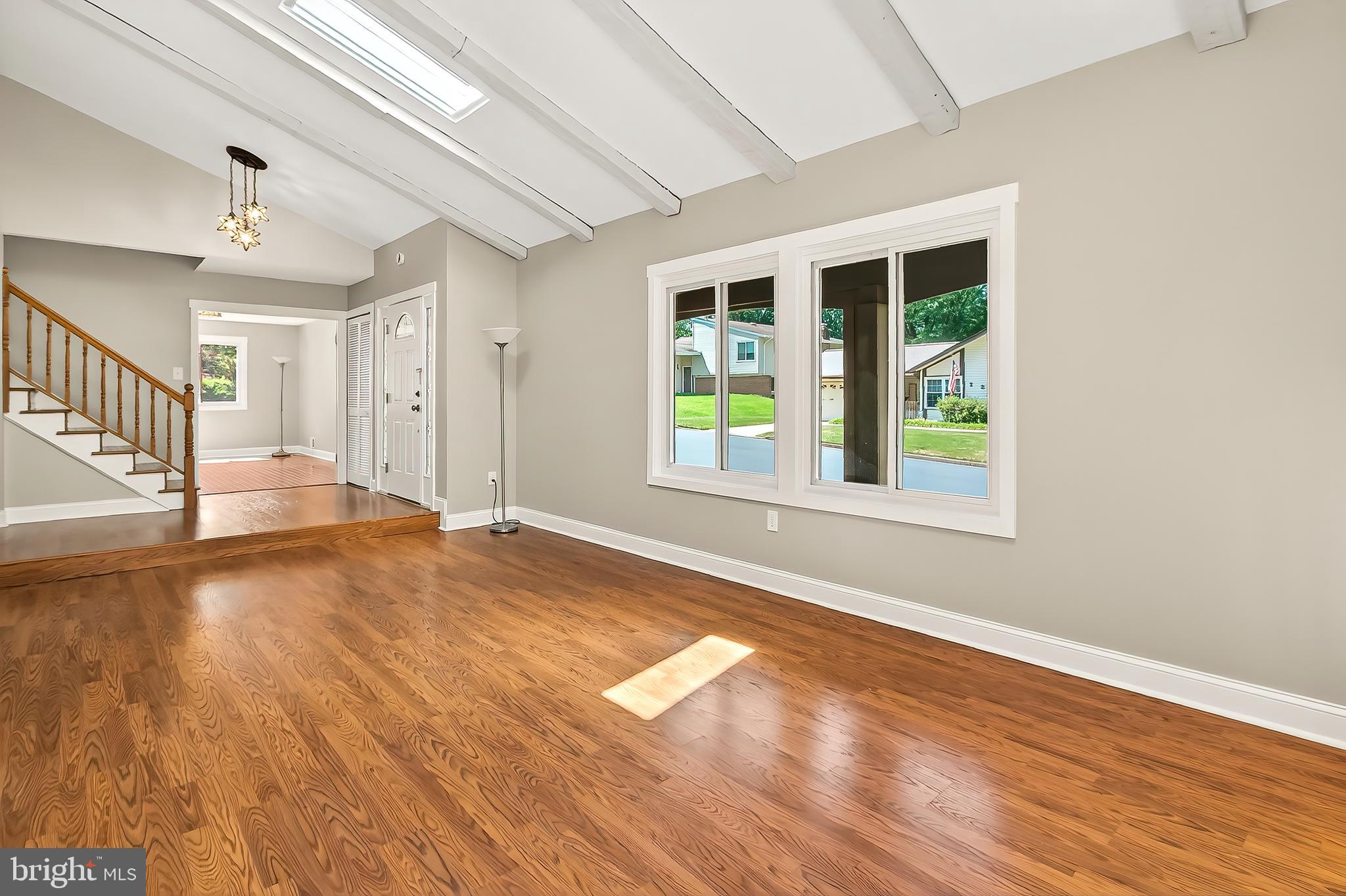 223 W MEADOWLAND LANE