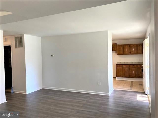 COUNTRY CLUB MANOR - Residential