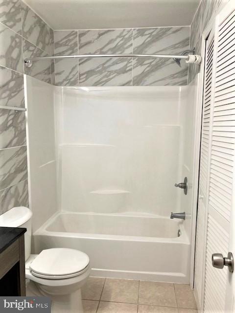 COUNTRY CLUB MANOR - Residential