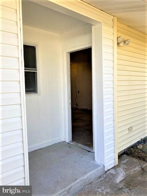 COUNTRY CLUB MANOR - Residential