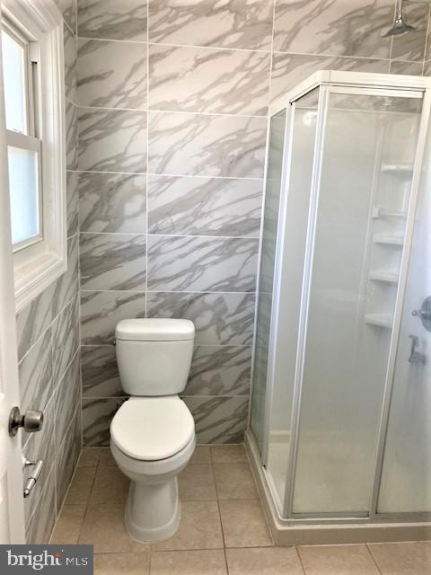 COUNTRY CLUB MANOR - Residential