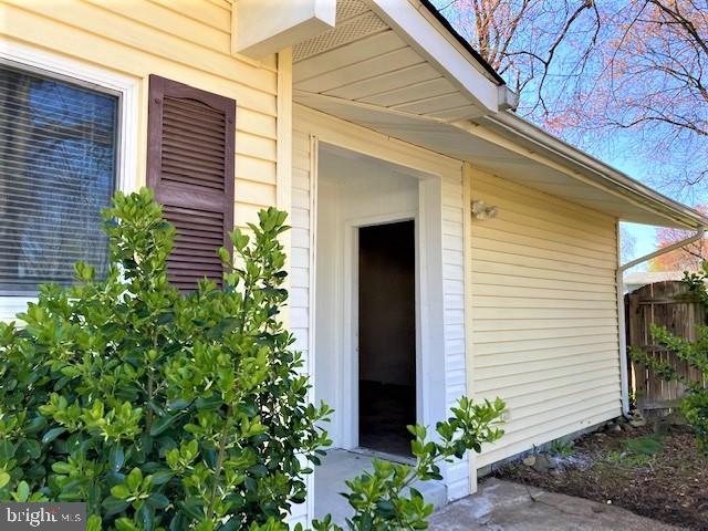 COUNTRY CLUB MANOR - Residential