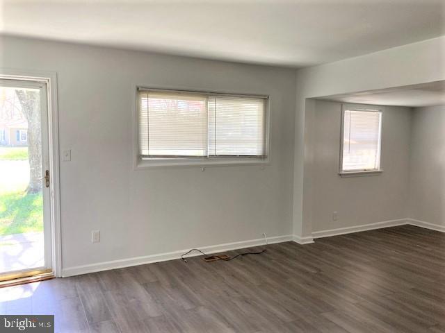 COUNTRY CLUB MANOR - Residential