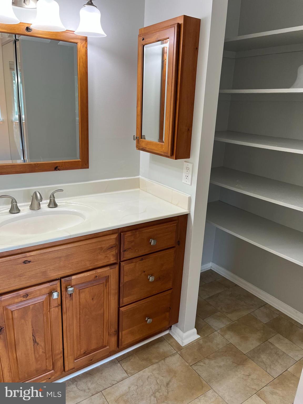 LEISURE WORLD - Residential