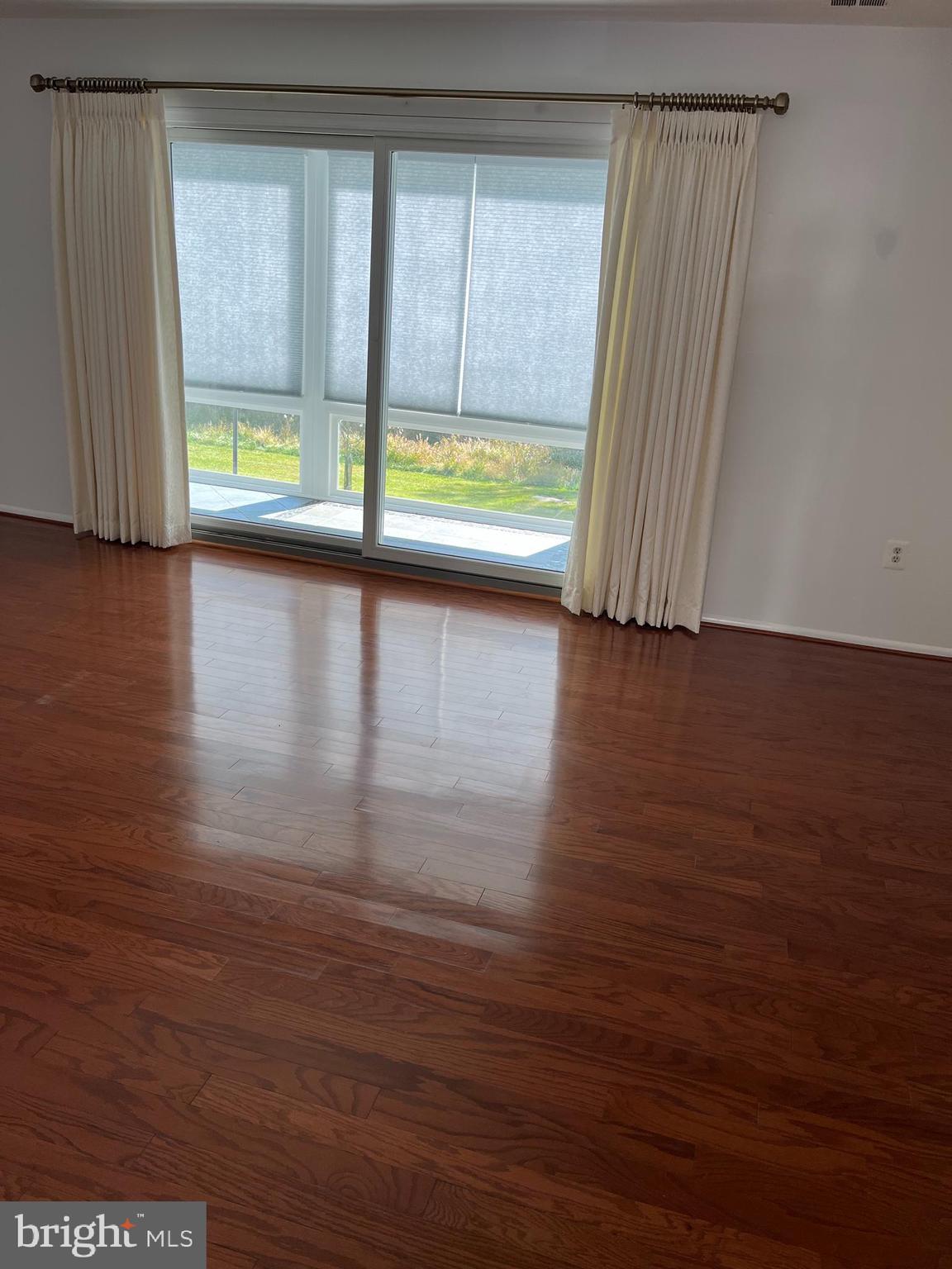 LEISURE WORLD - Residential