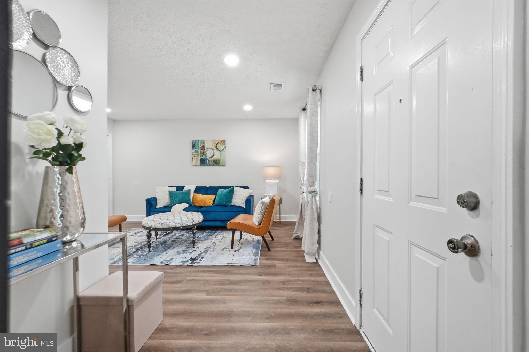 2512 GITTINGS COURT