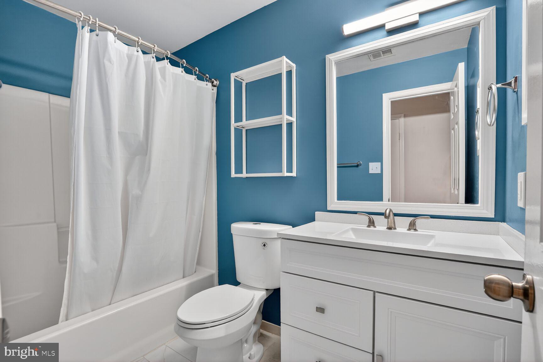 MIRROR RIDGE - Residential