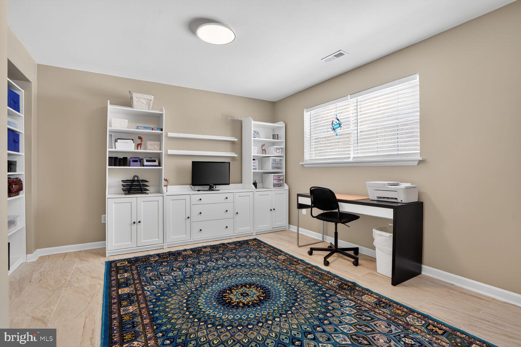 MIRROR RIDGE - Residential