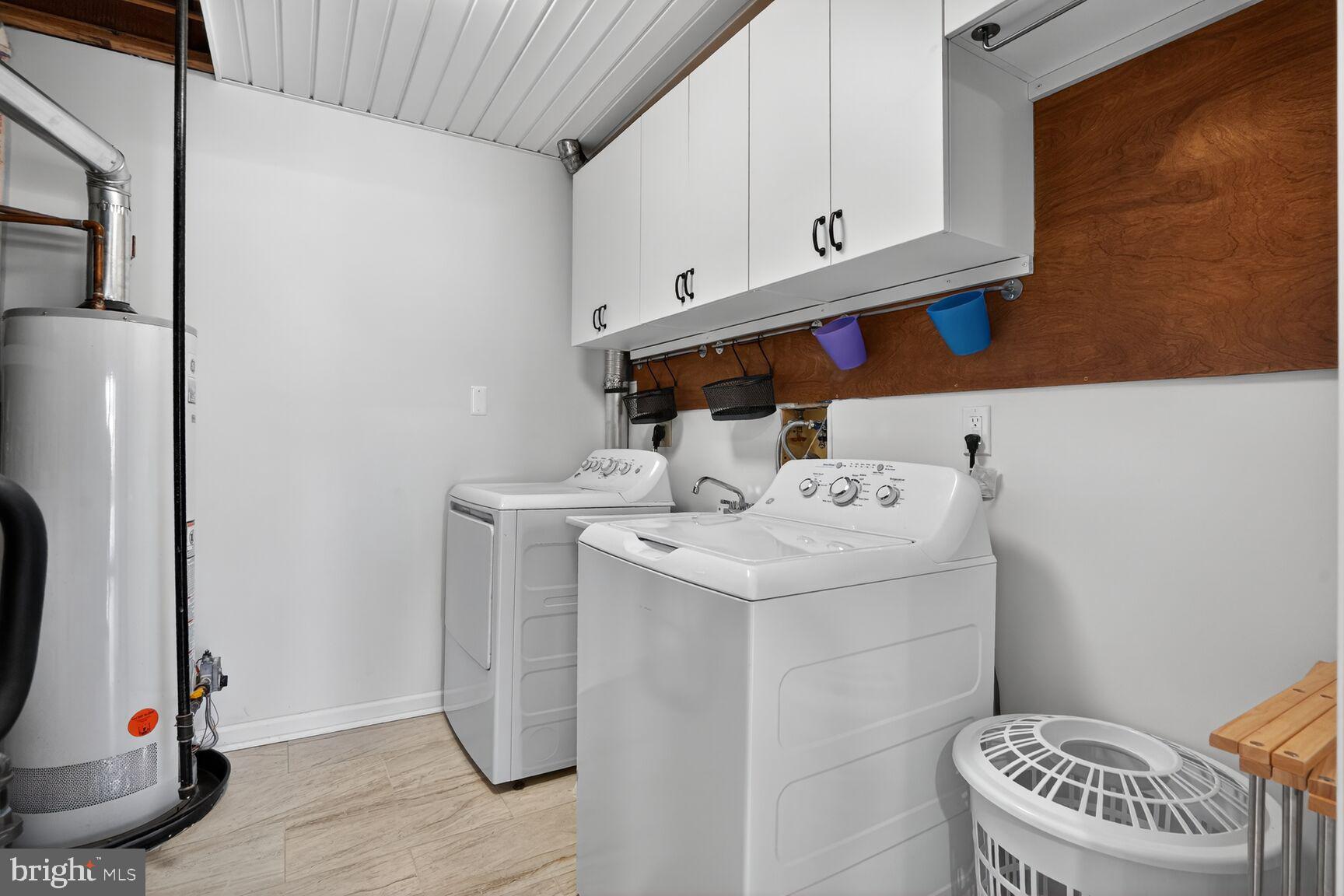 MIRROR RIDGE - Residential