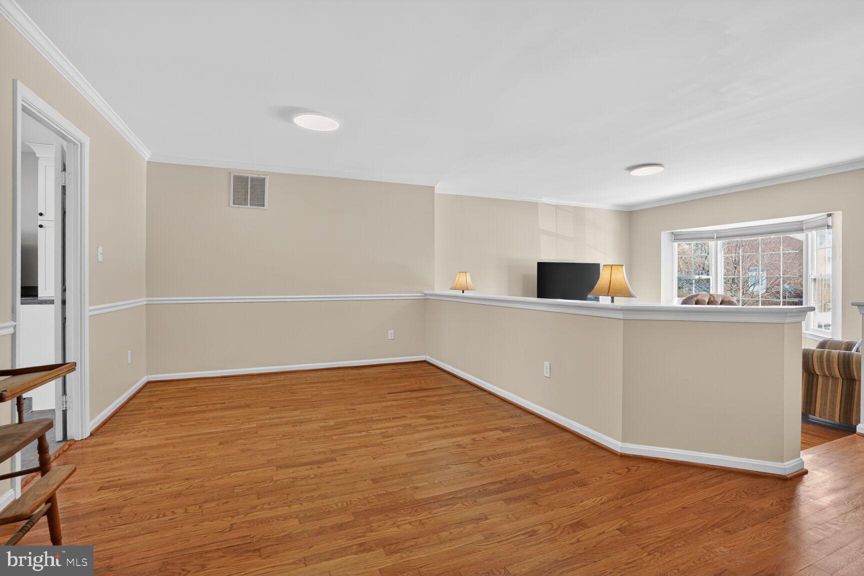 MIRROR RIDGE - Residential