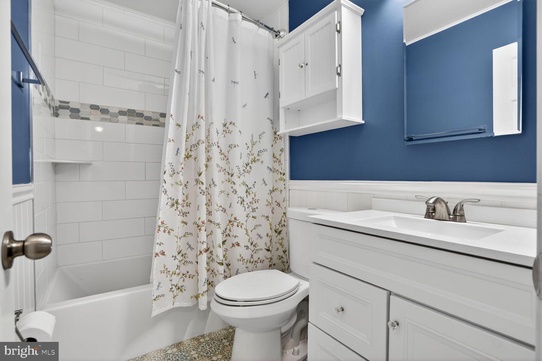 MIRROR RIDGE - Residential