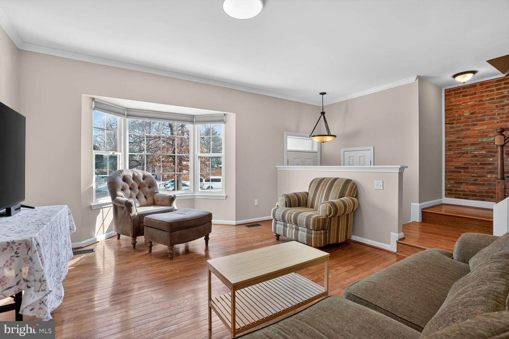 MIRROR RIDGE - Residential