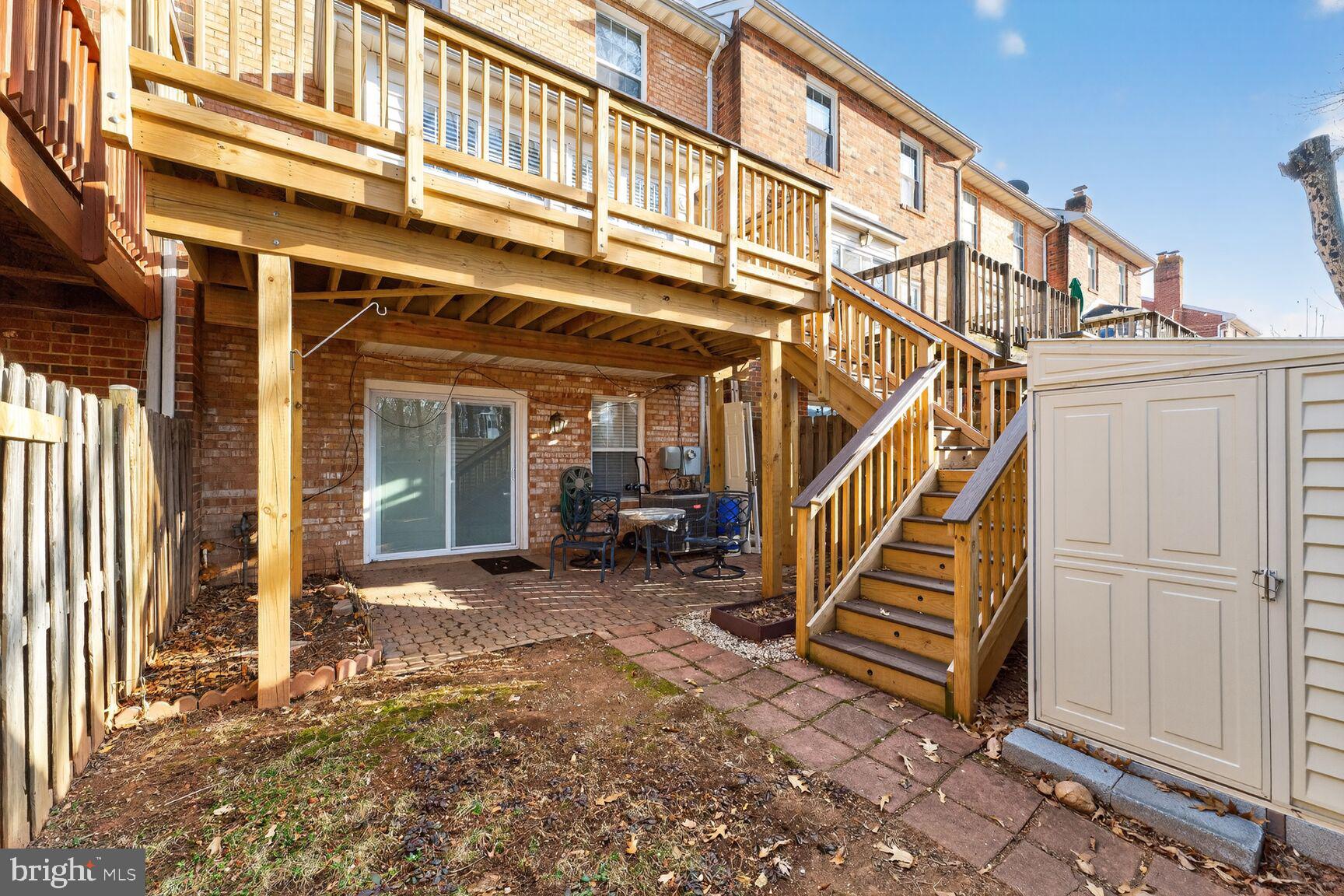 MIRROR RIDGE - Residential