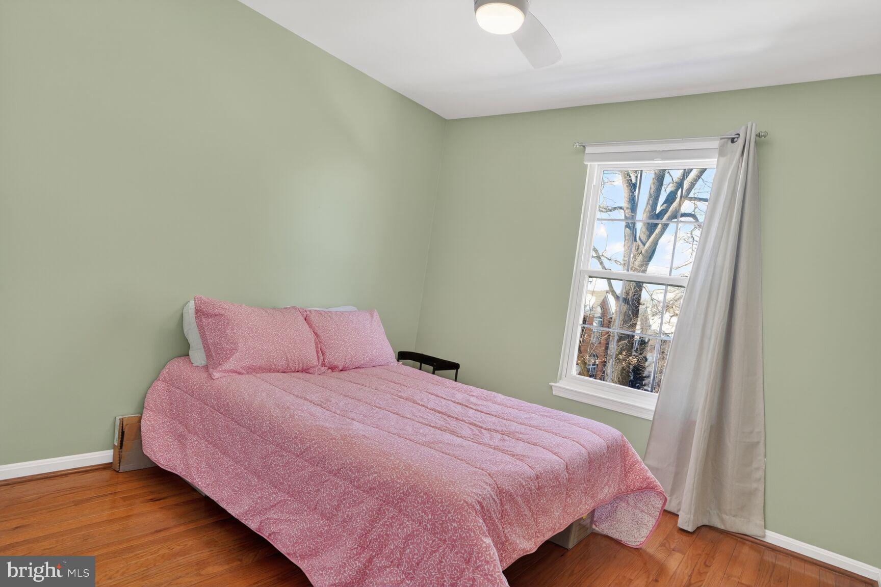 MIRROR RIDGE - Residential