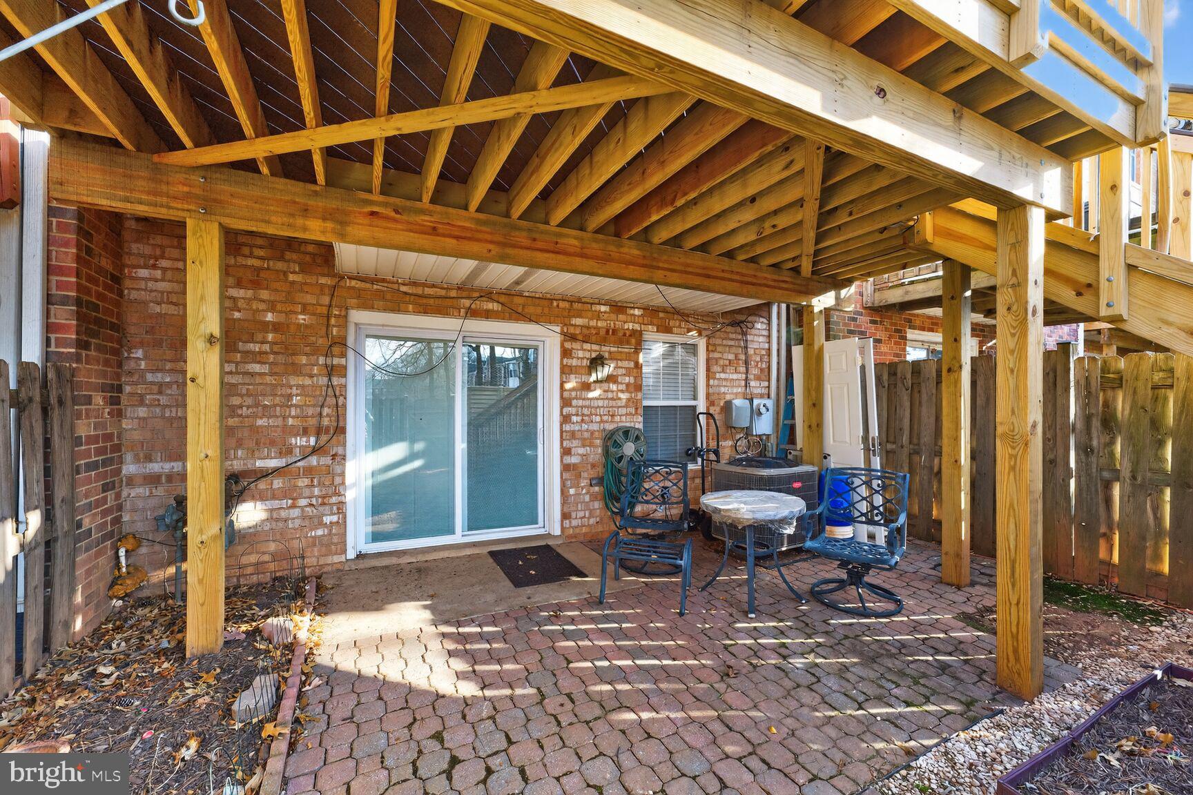 MIRROR RIDGE - Residential