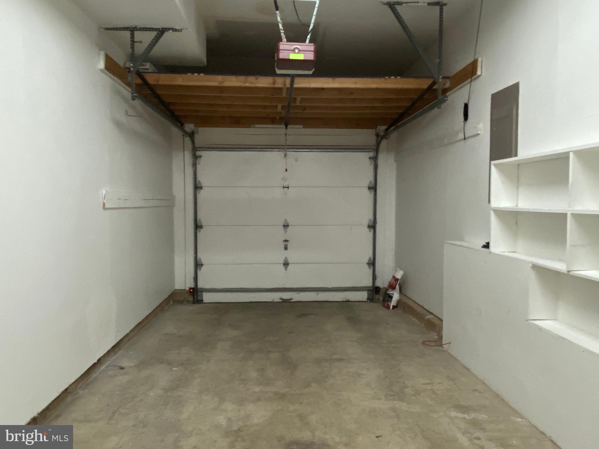 PINECREST - Residential