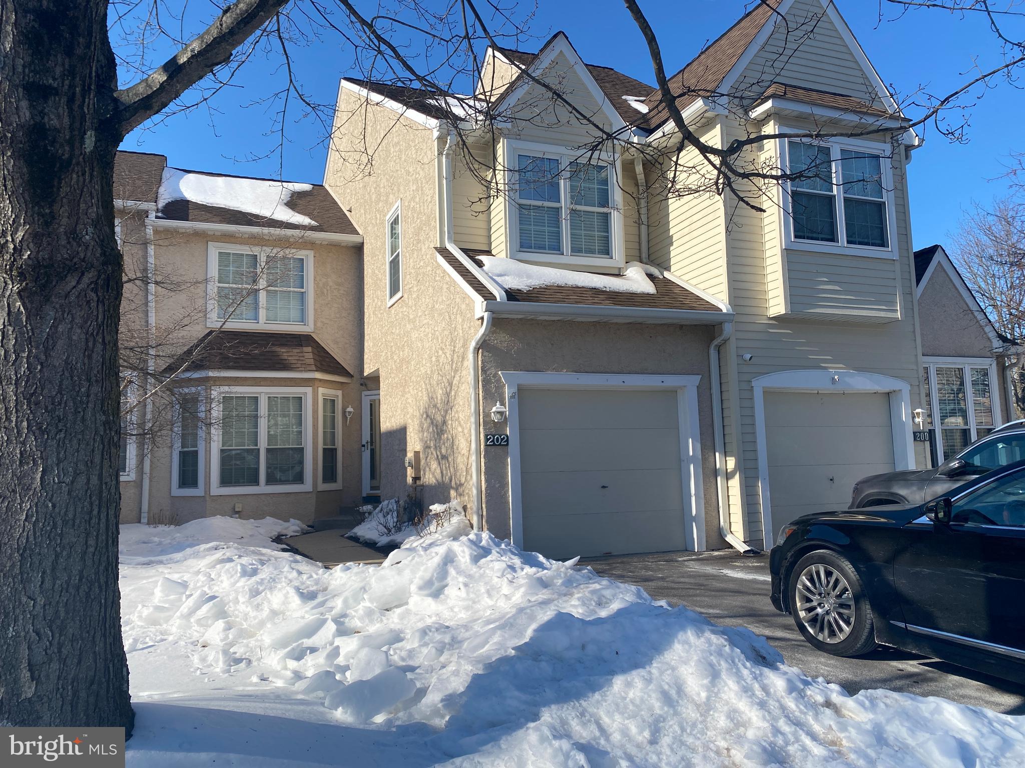 PINECREST - Residential