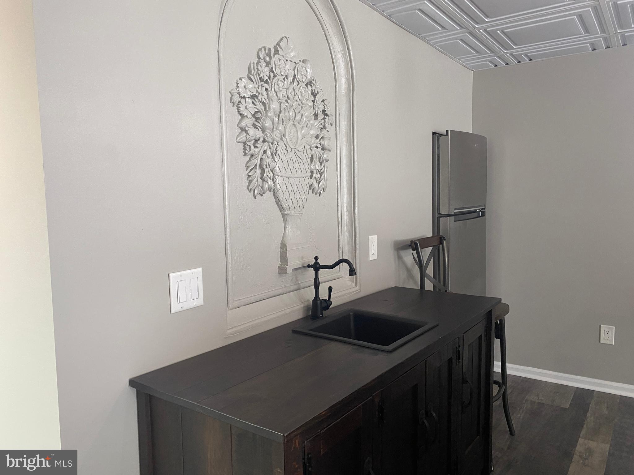 PINECREST - Residential