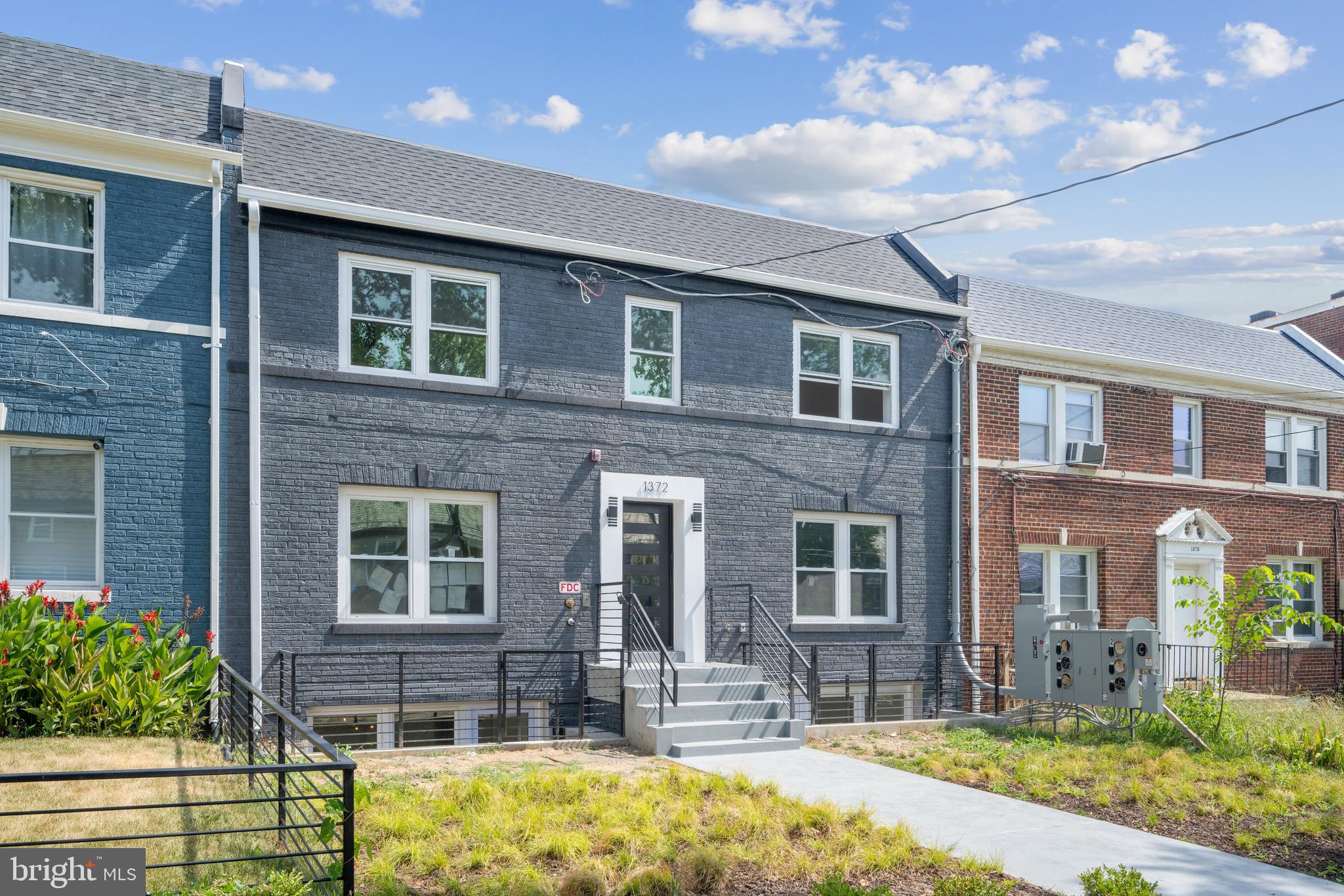 1372 BRYANT STREET NE 2A