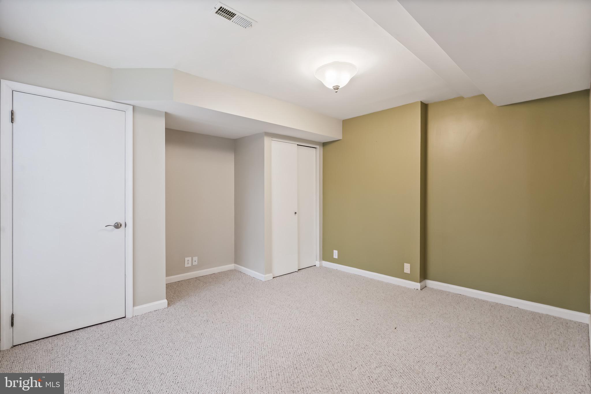 SUTTON PLACE - Residential Lease