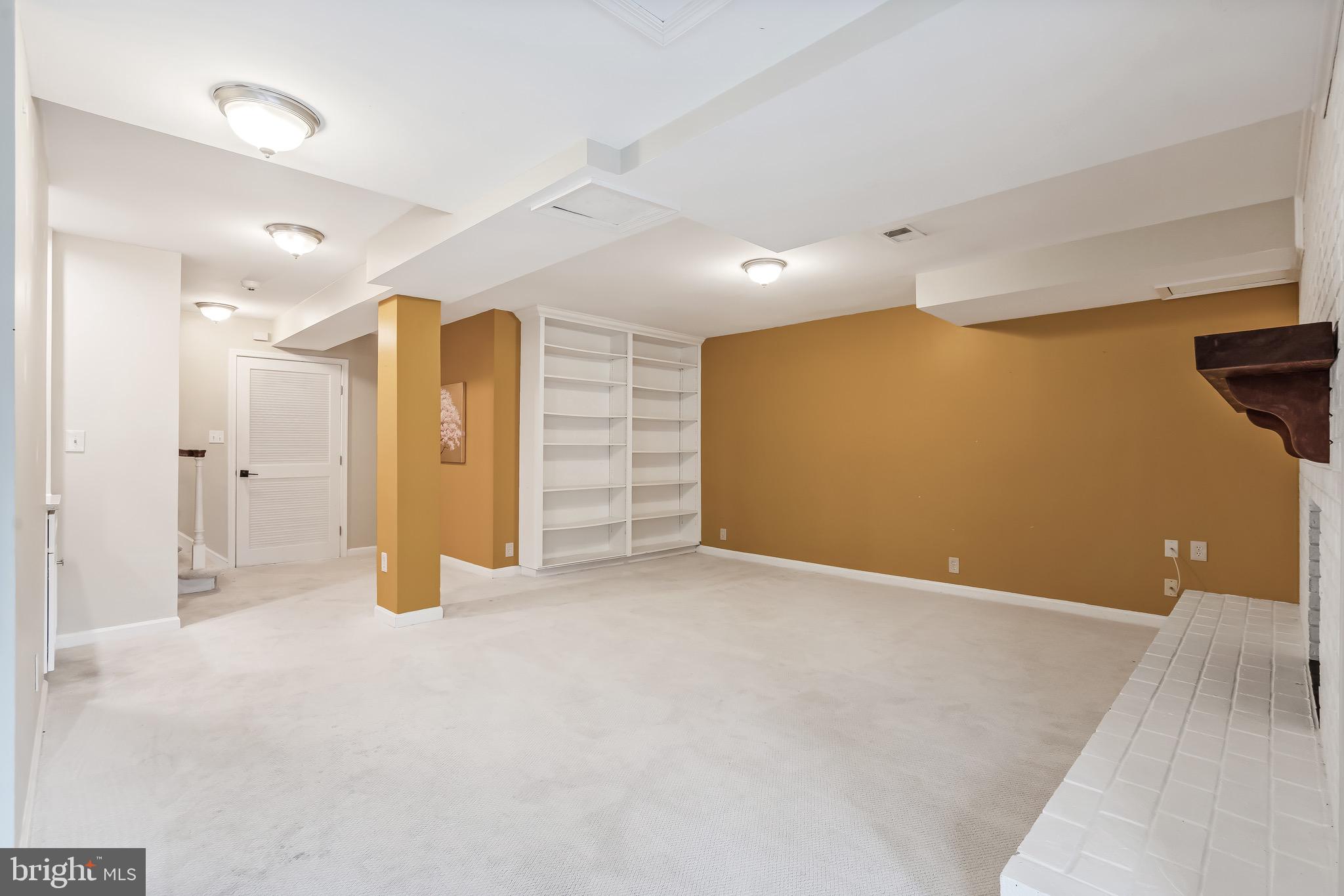 SUTTON PLACE - Residential Lease