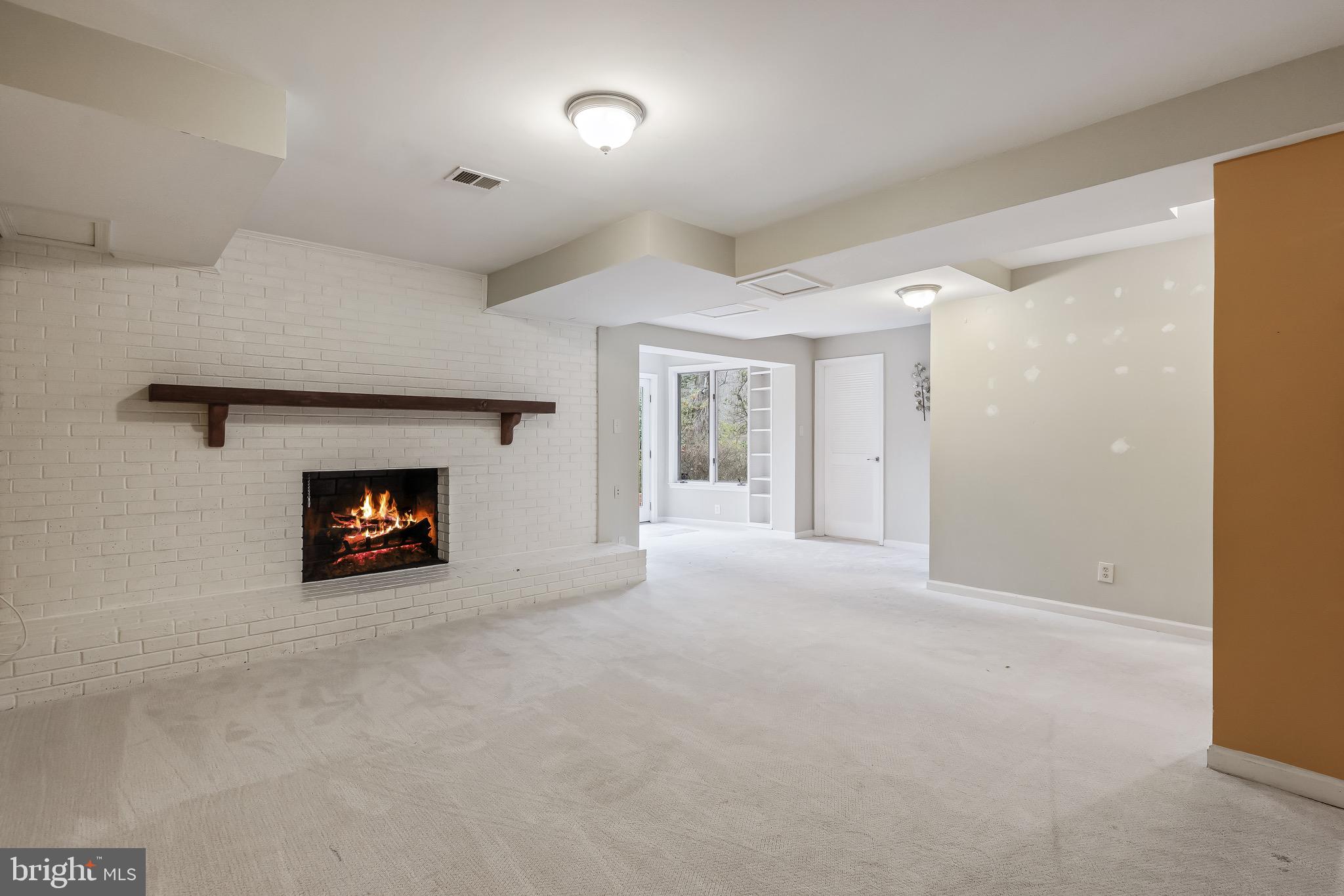 SUTTON PLACE - Residential Lease