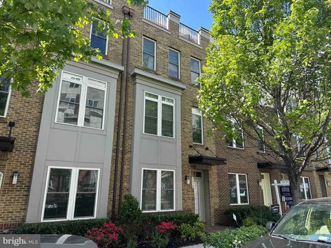 Photo of 3416 11th Street S, ARLINGTON, VA 22204 (MLS # VAAR2072526)