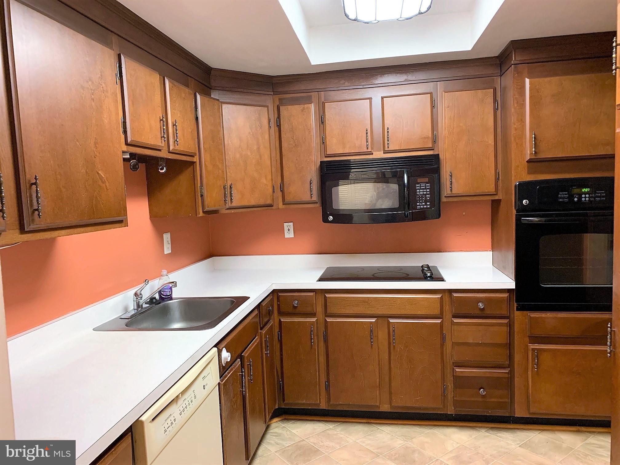 ROSSMOOR MUTUAL #7 - Residential