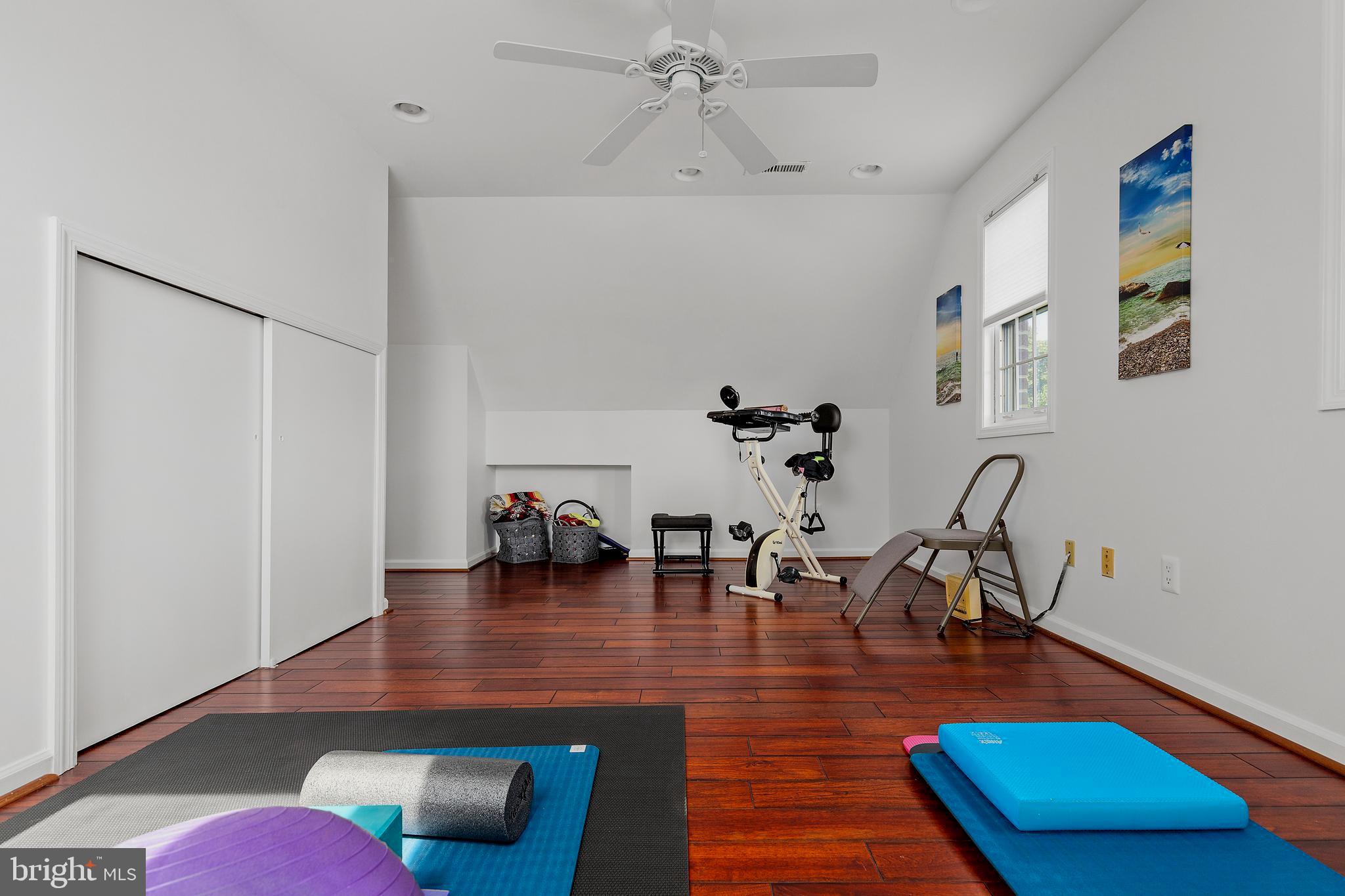 THE HILLSIDE AT SEMINARY - Residential