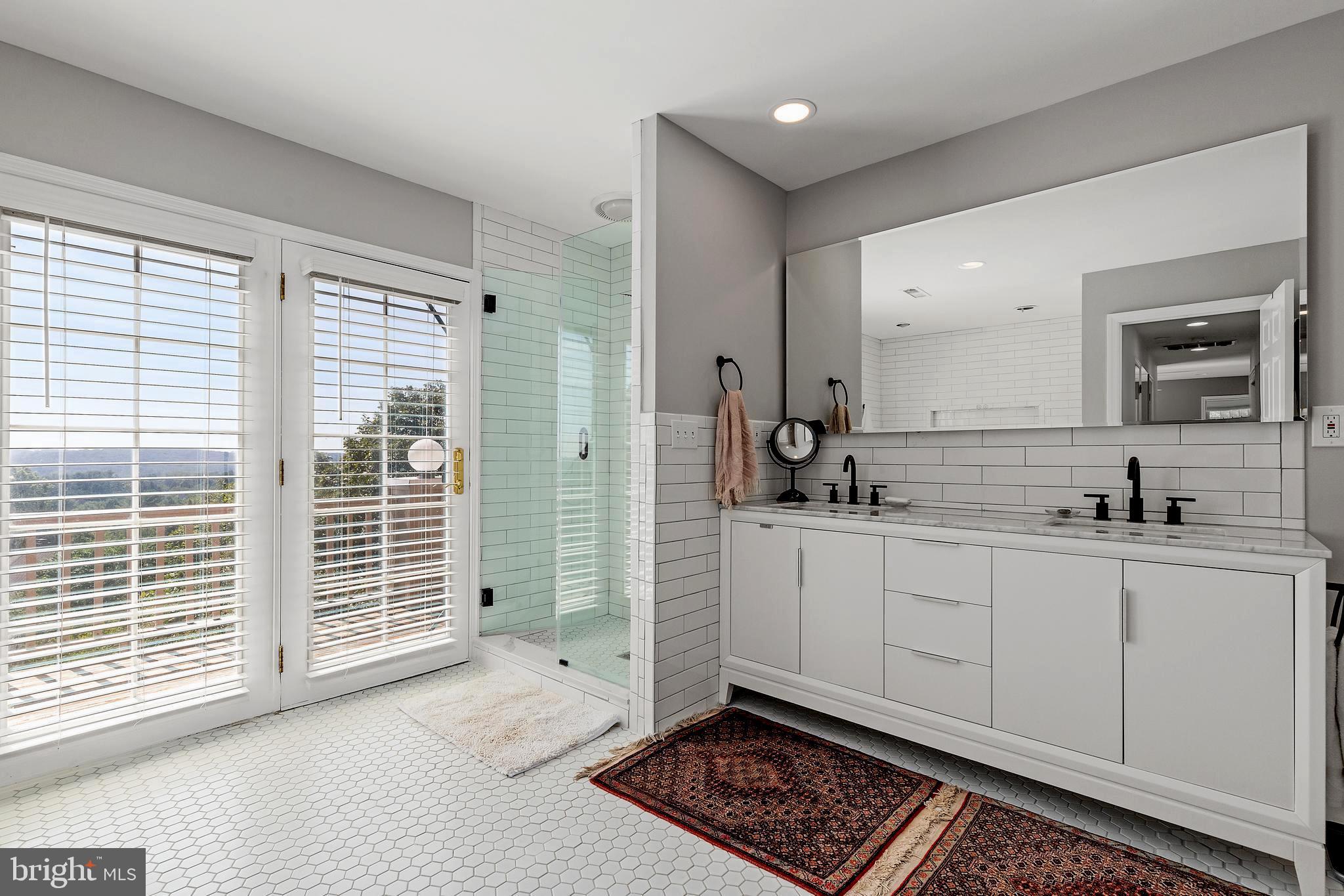 THE HILLSIDE AT SEMINARY - Residential