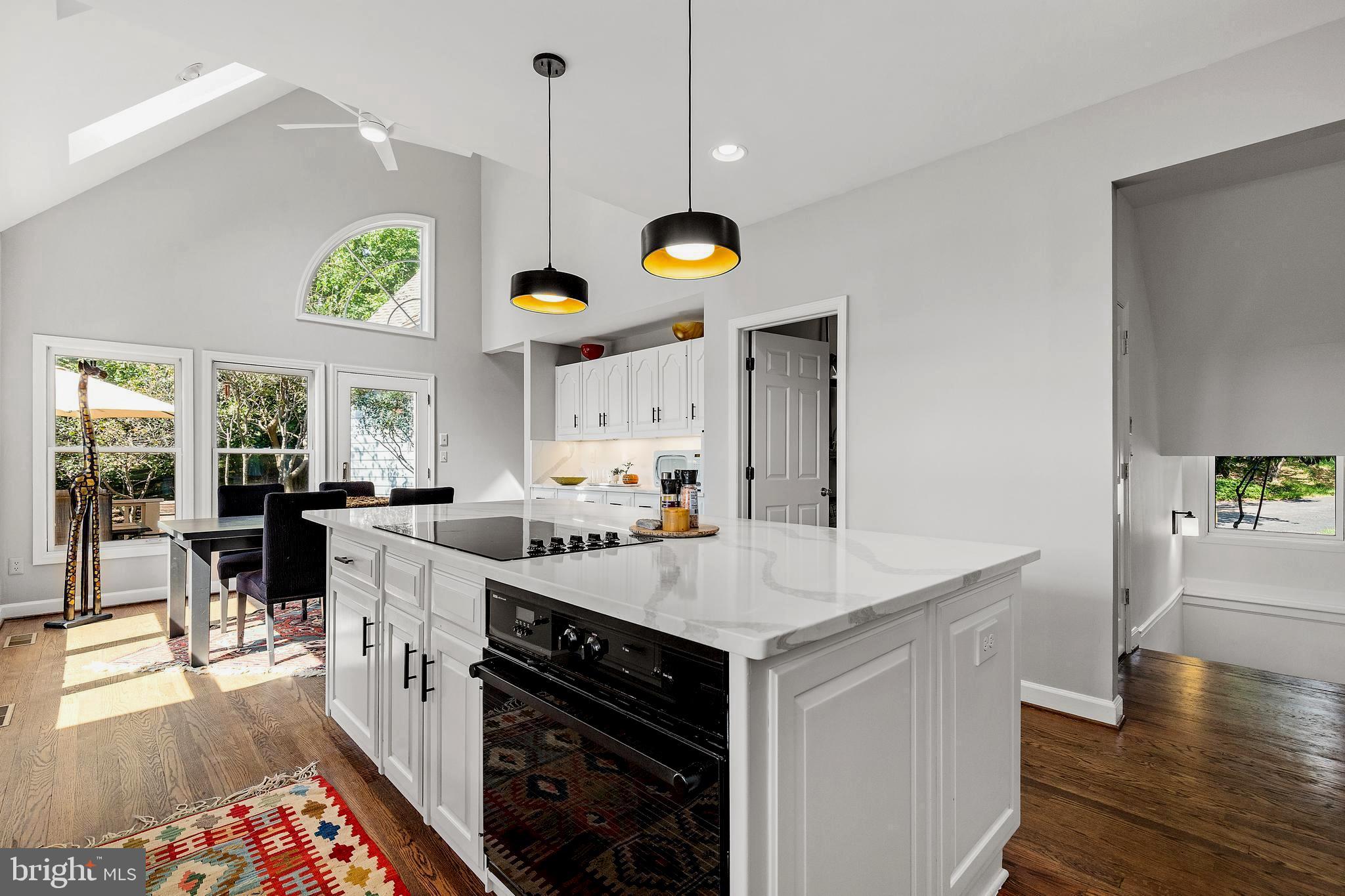 THE HILLSIDE AT SEMINARY - Residential