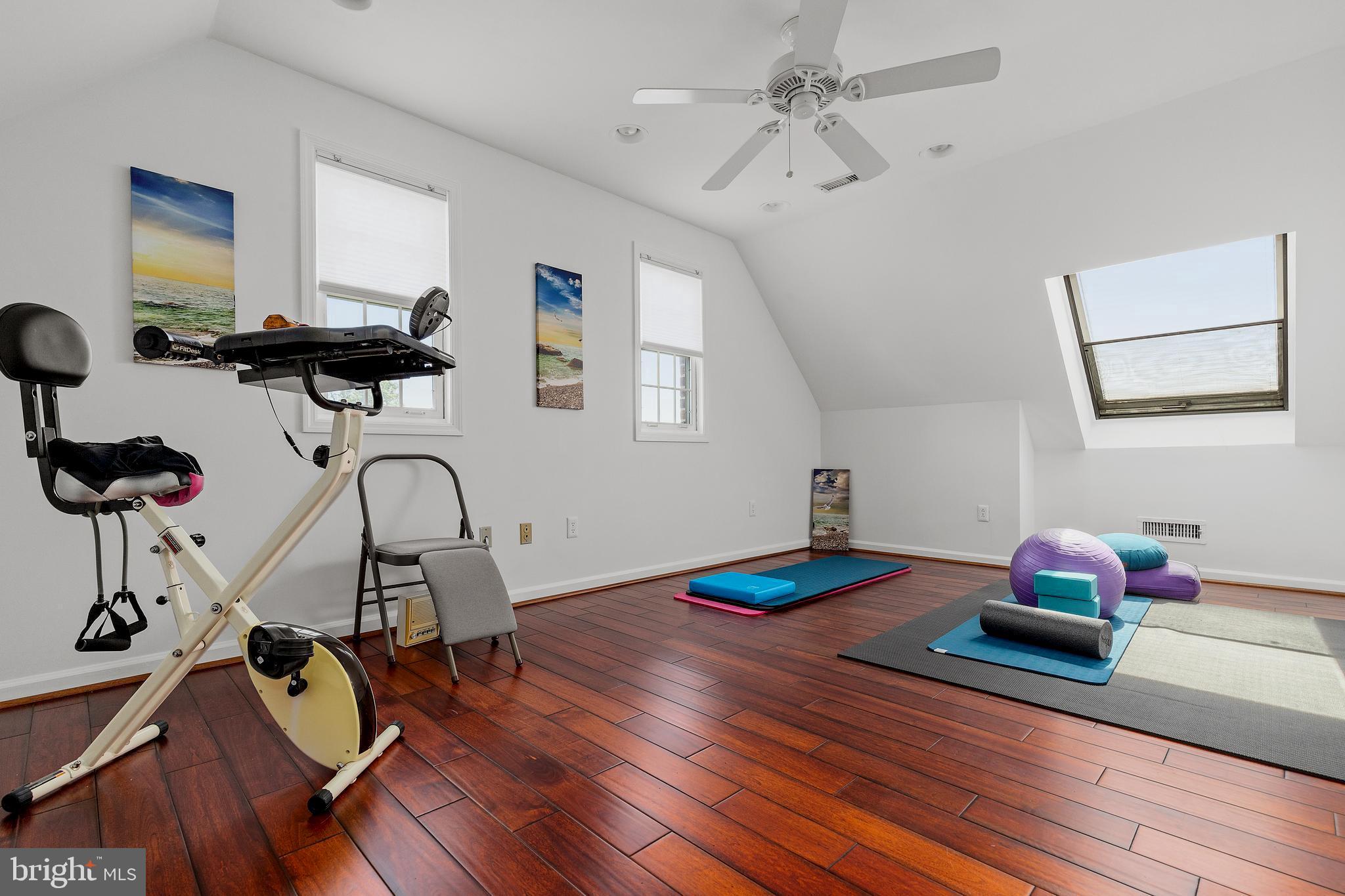 THE HILLSIDE AT SEMINARY - Residential