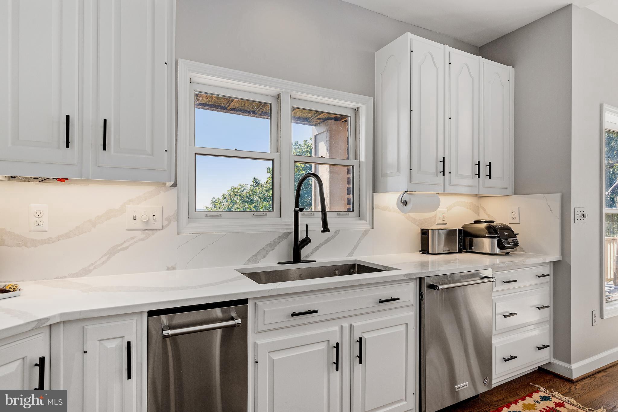 THE HILLSIDE AT SEMINARY - Residential