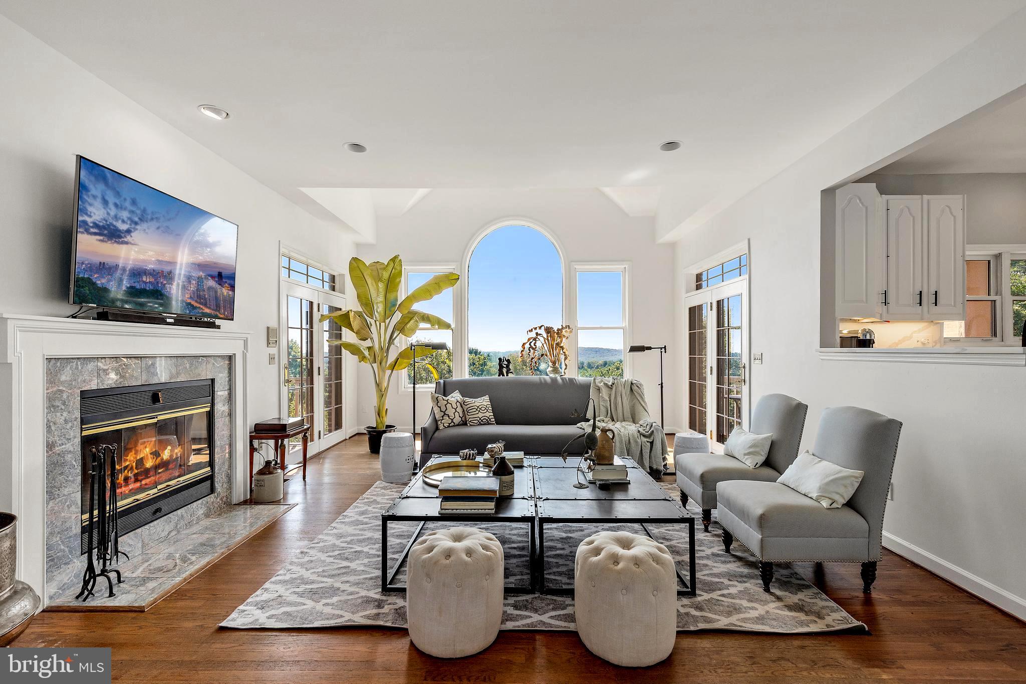 THE HILLSIDE AT SEMINARY - Residential