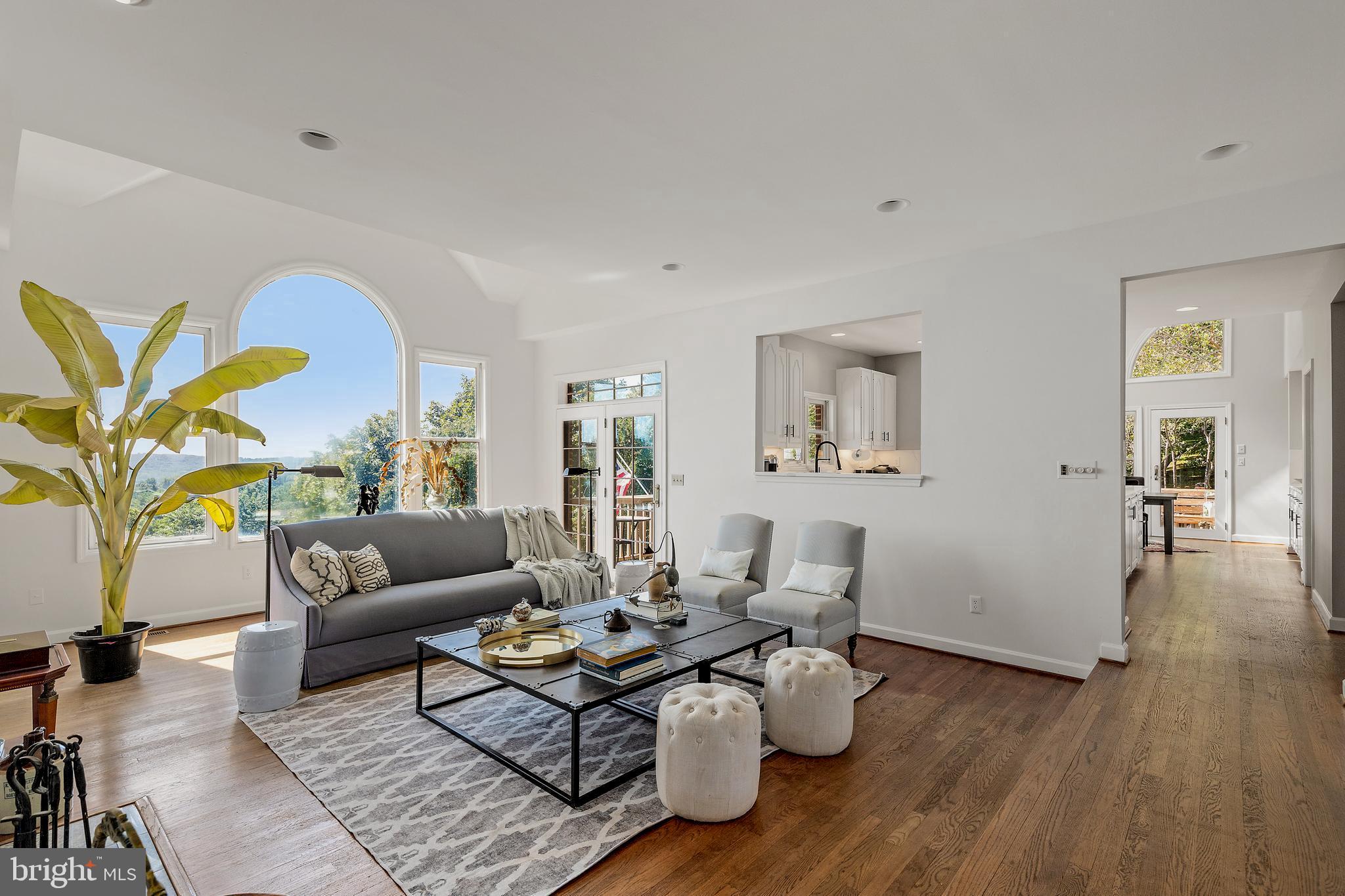 THE HILLSIDE AT SEMINARY - Residential