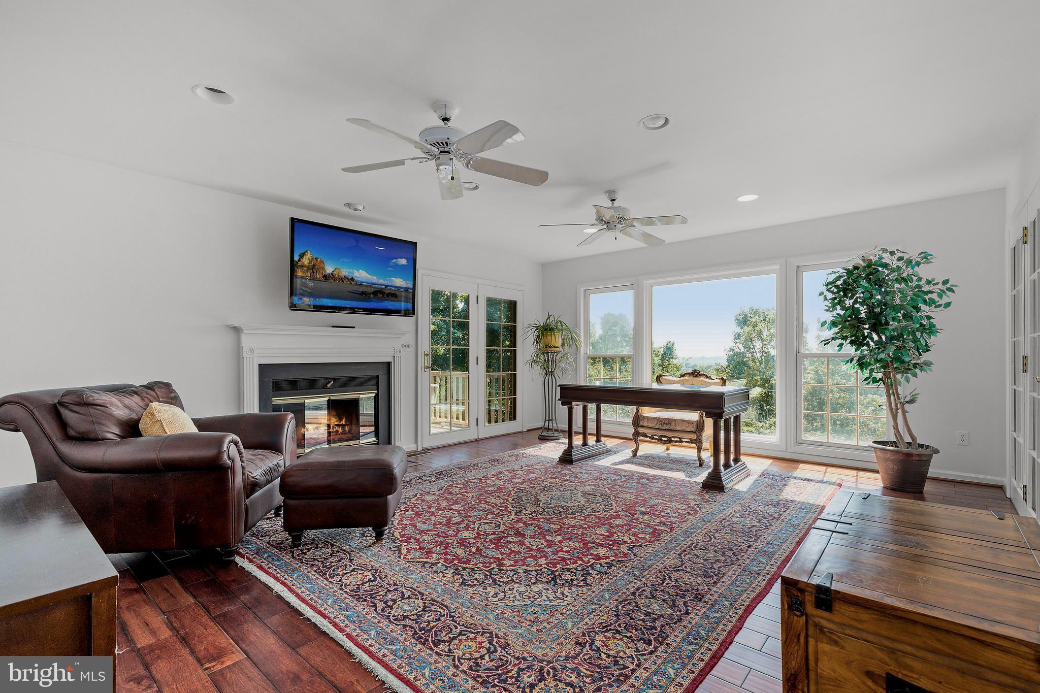 THE HILLSIDE AT SEMINARY - Residential