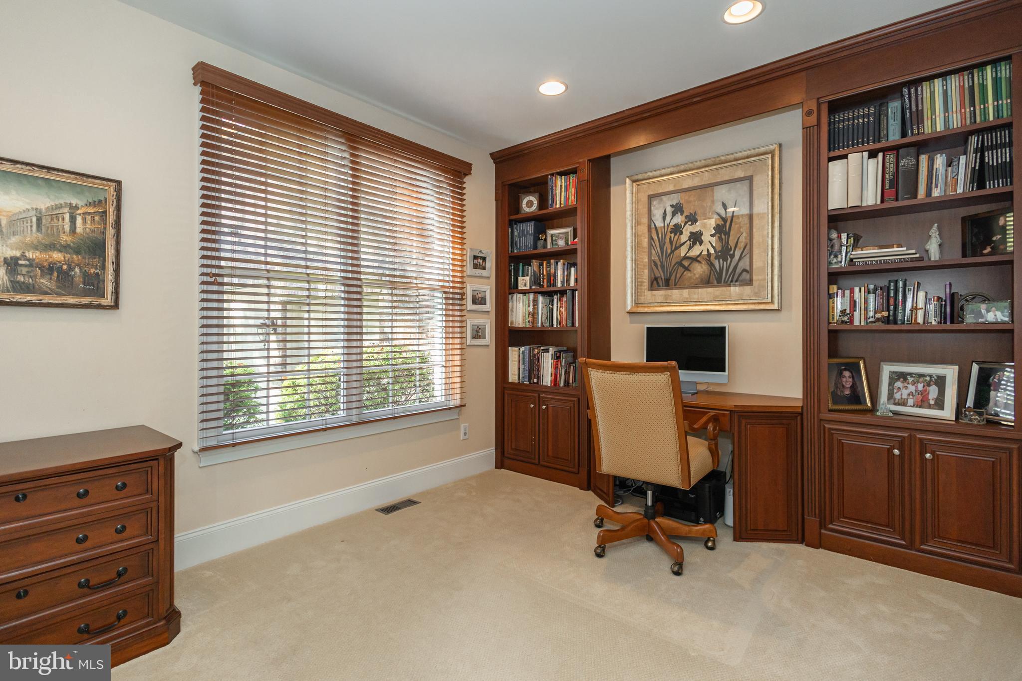 UPPER MOUNTAIN ESTS - Residential