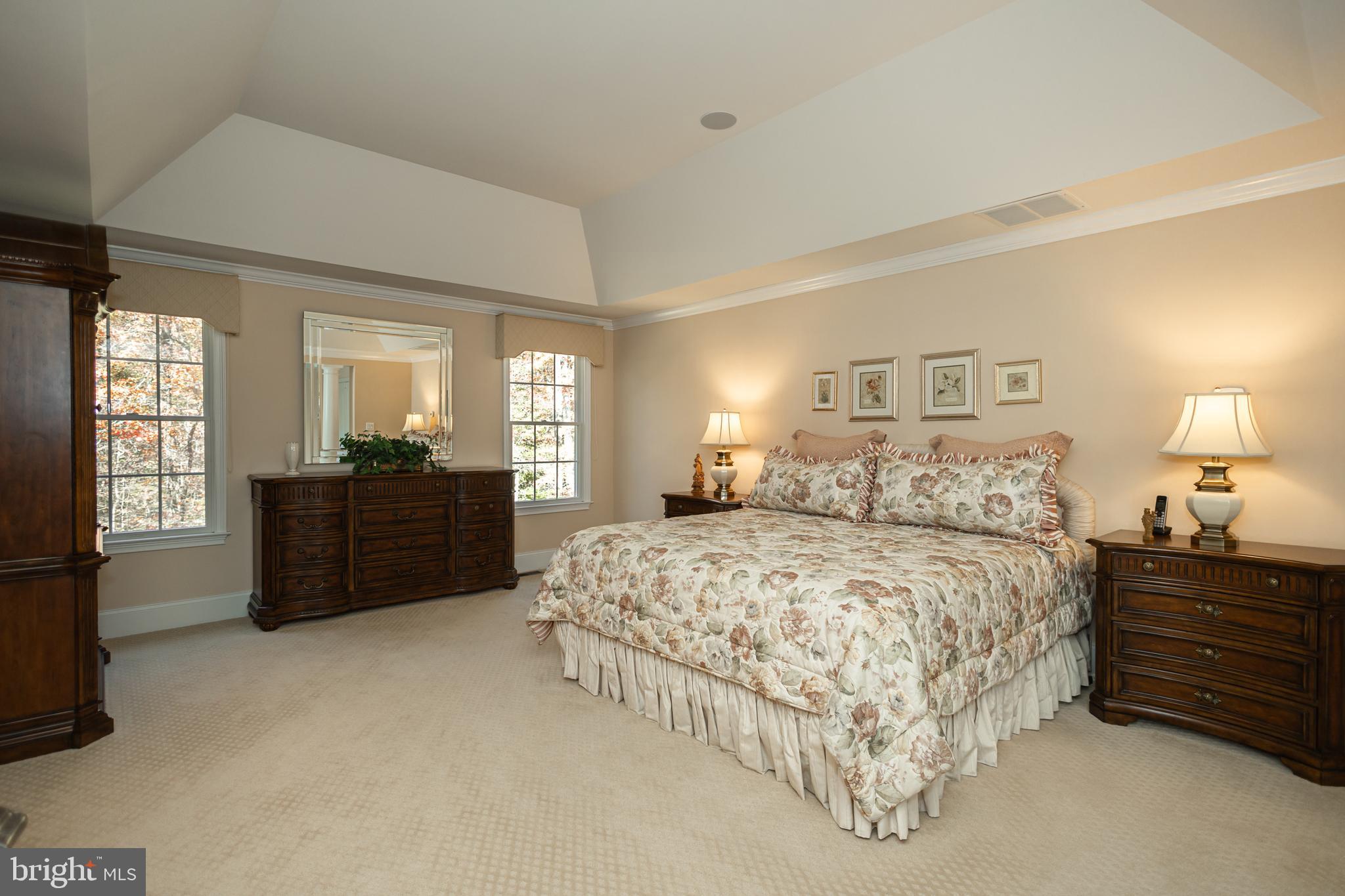 UPPER MOUNTAIN ESTS - Residential