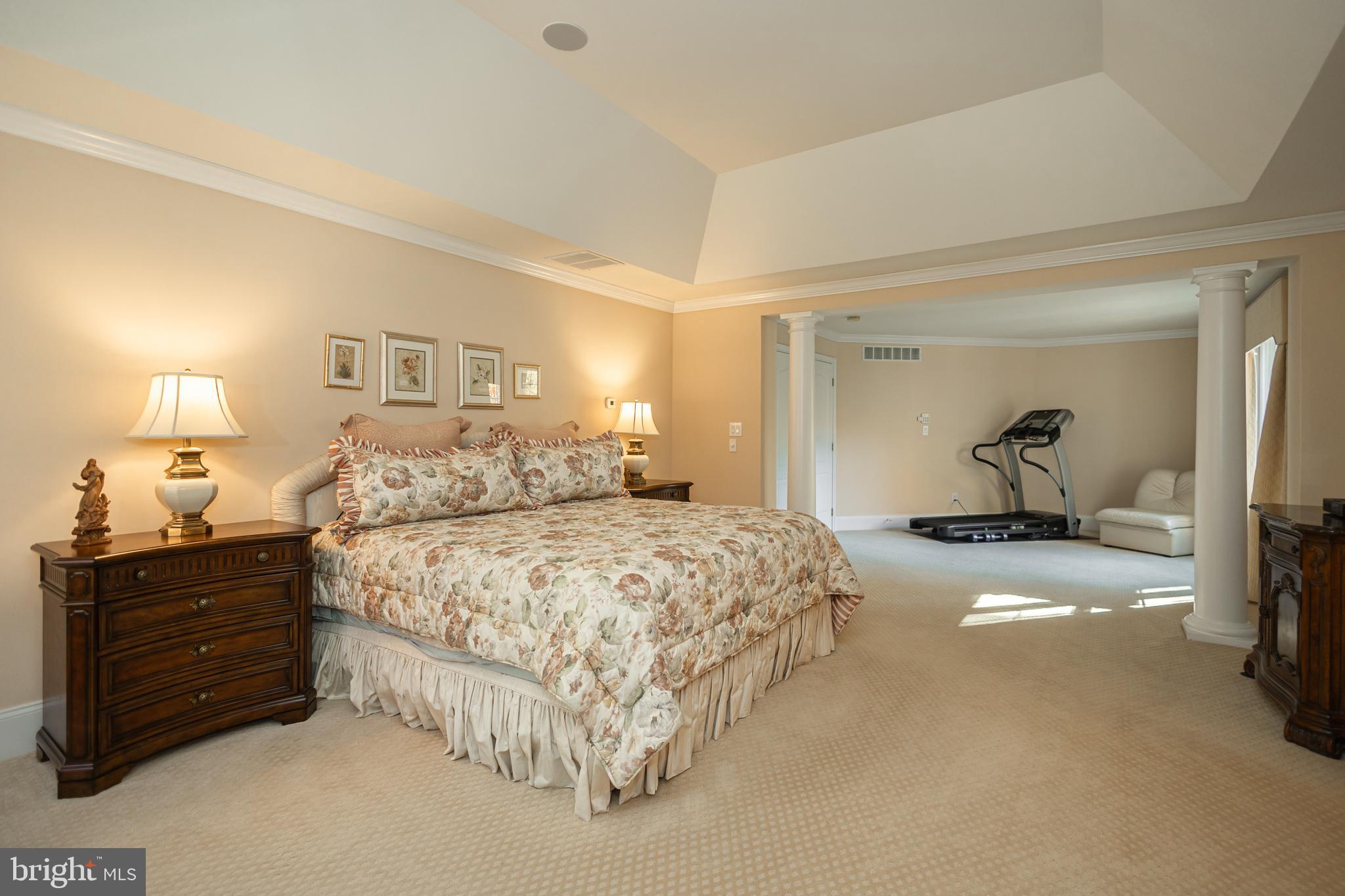 UPPER MOUNTAIN ESTS - Residential