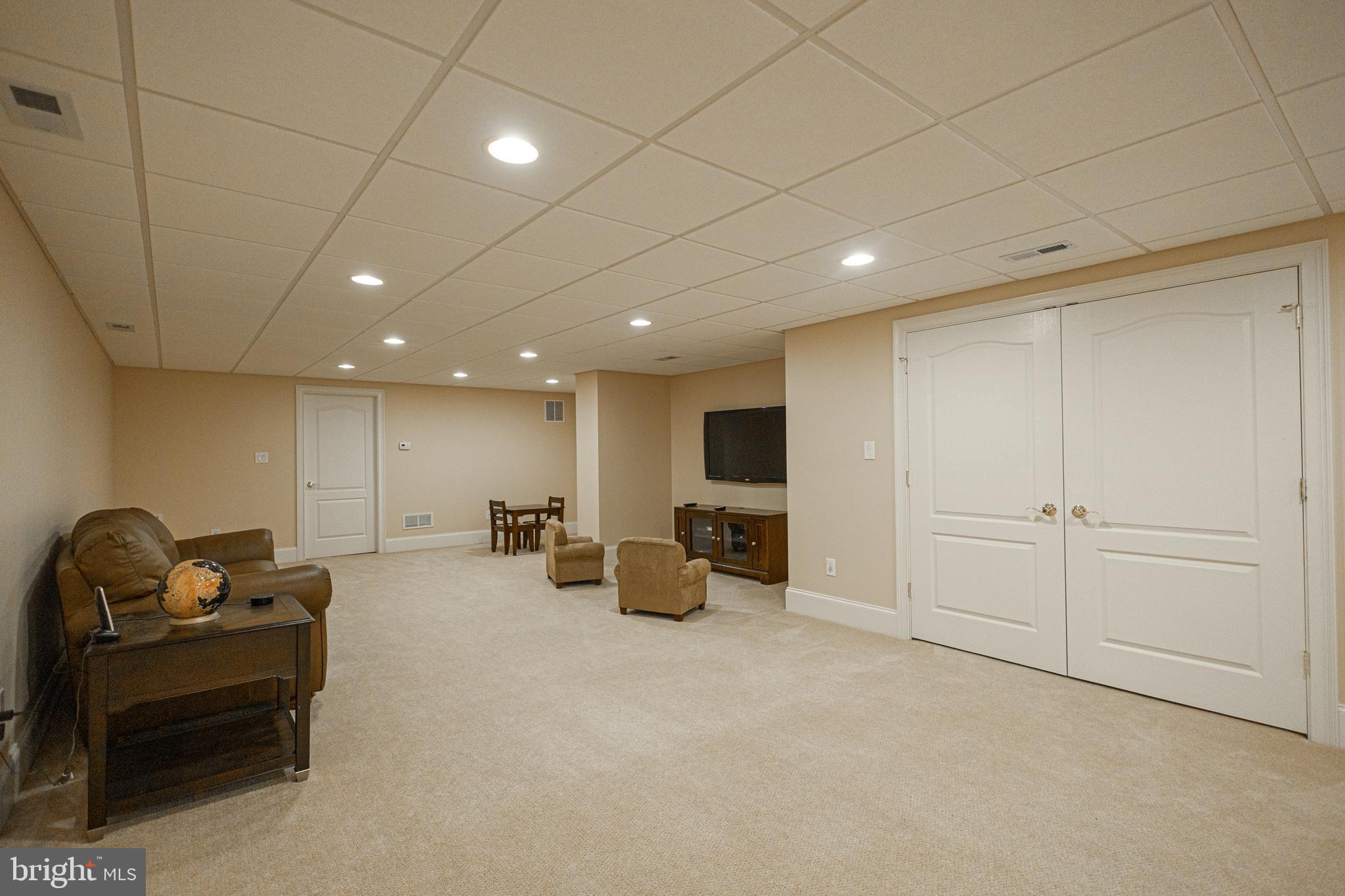 UPPER MOUNTAIN ESTS - Residential