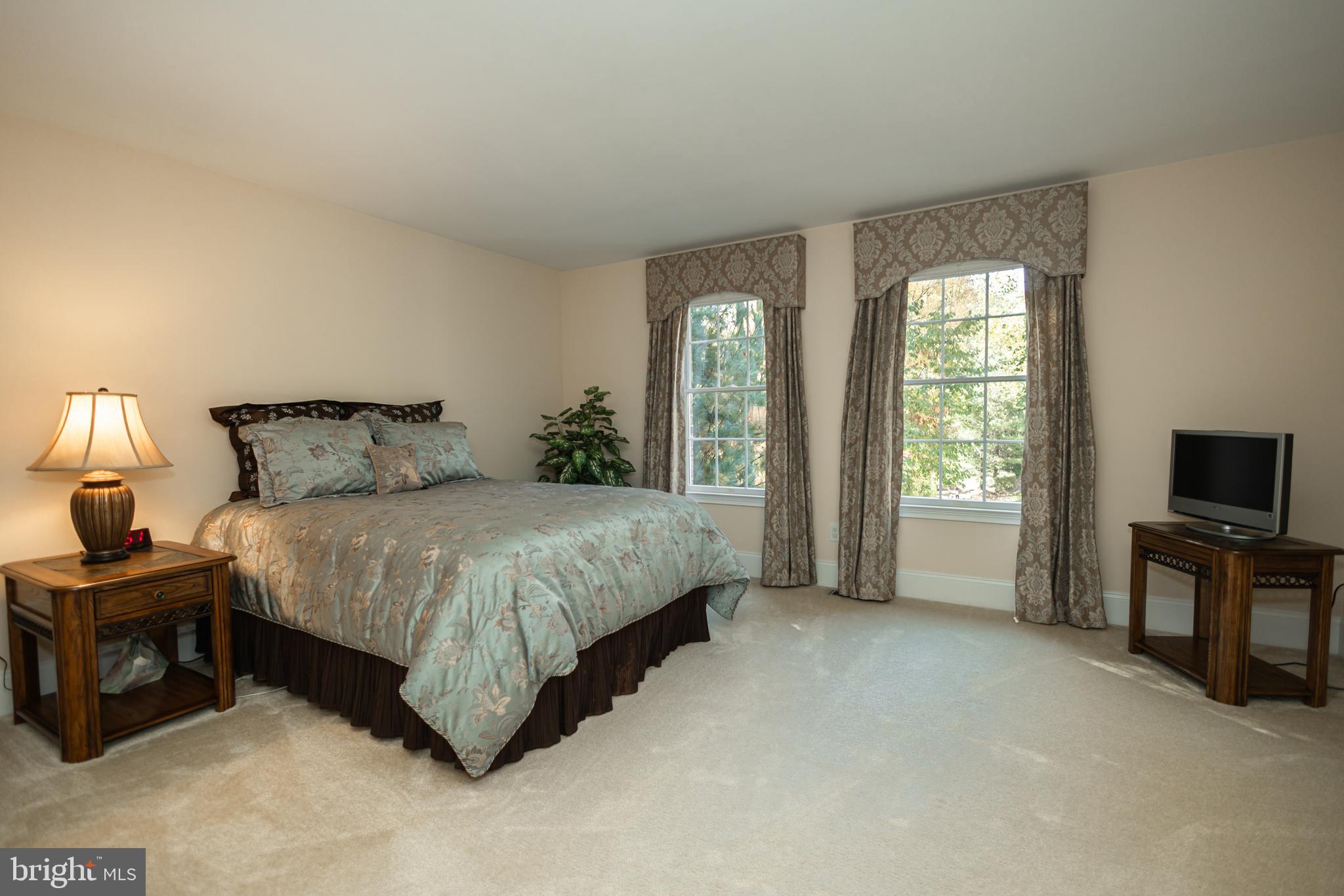 UPPER MOUNTAIN ESTS - Residential