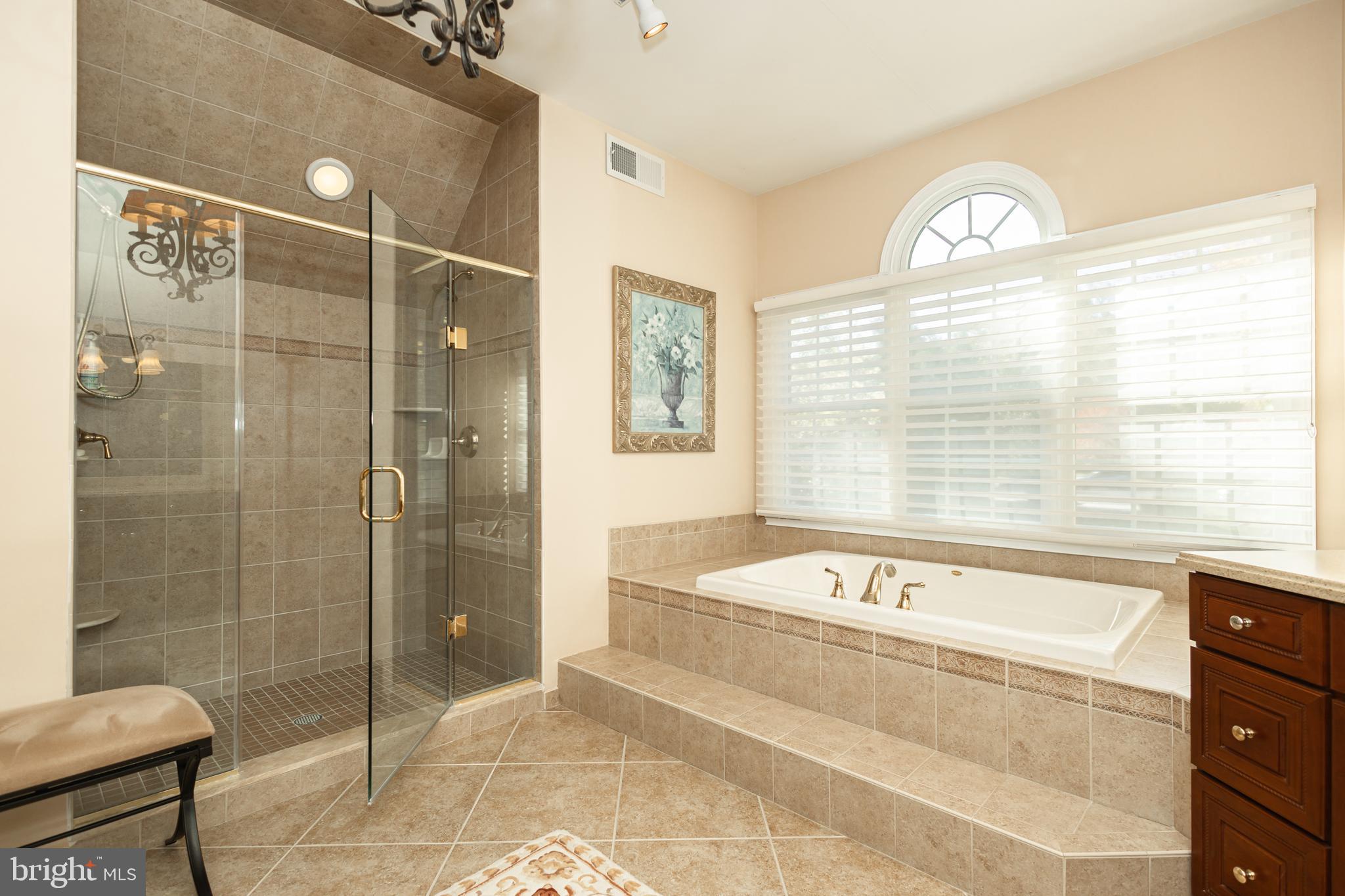 UPPER MOUNTAIN ESTS - Residential