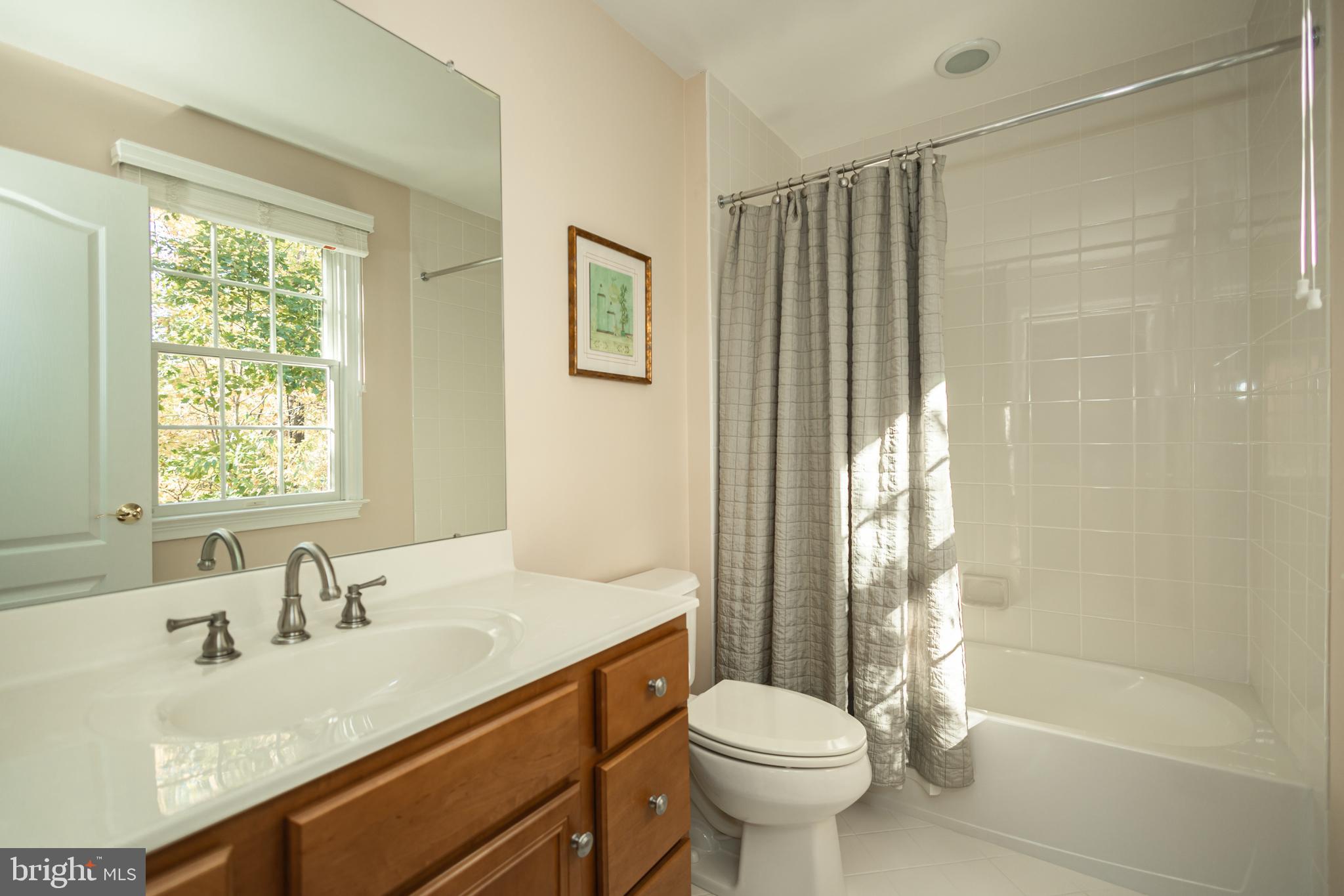 UPPER MOUNTAIN ESTS - Residential