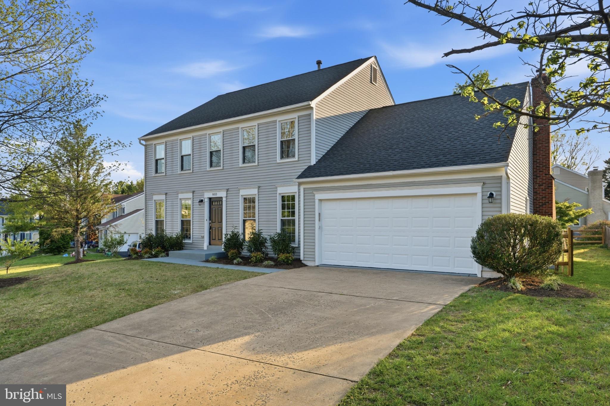 803 HALLYARD COURT SE