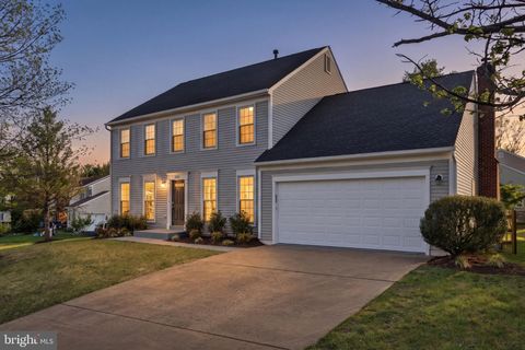 Photo of 803 Hallyard Court SE, LEESBURG, VA 20175 (MLS # VALO2121588)