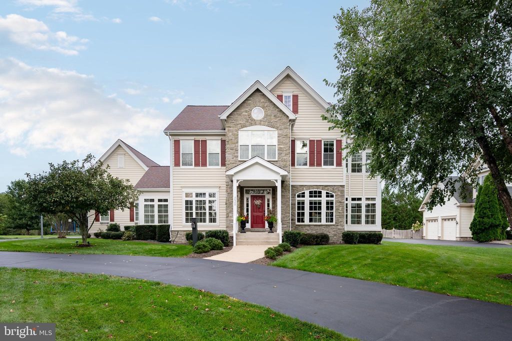 Photo of 20588 Wild Meadow Court, ASHBURN, VA 20147 (MLS # VALO2106406)