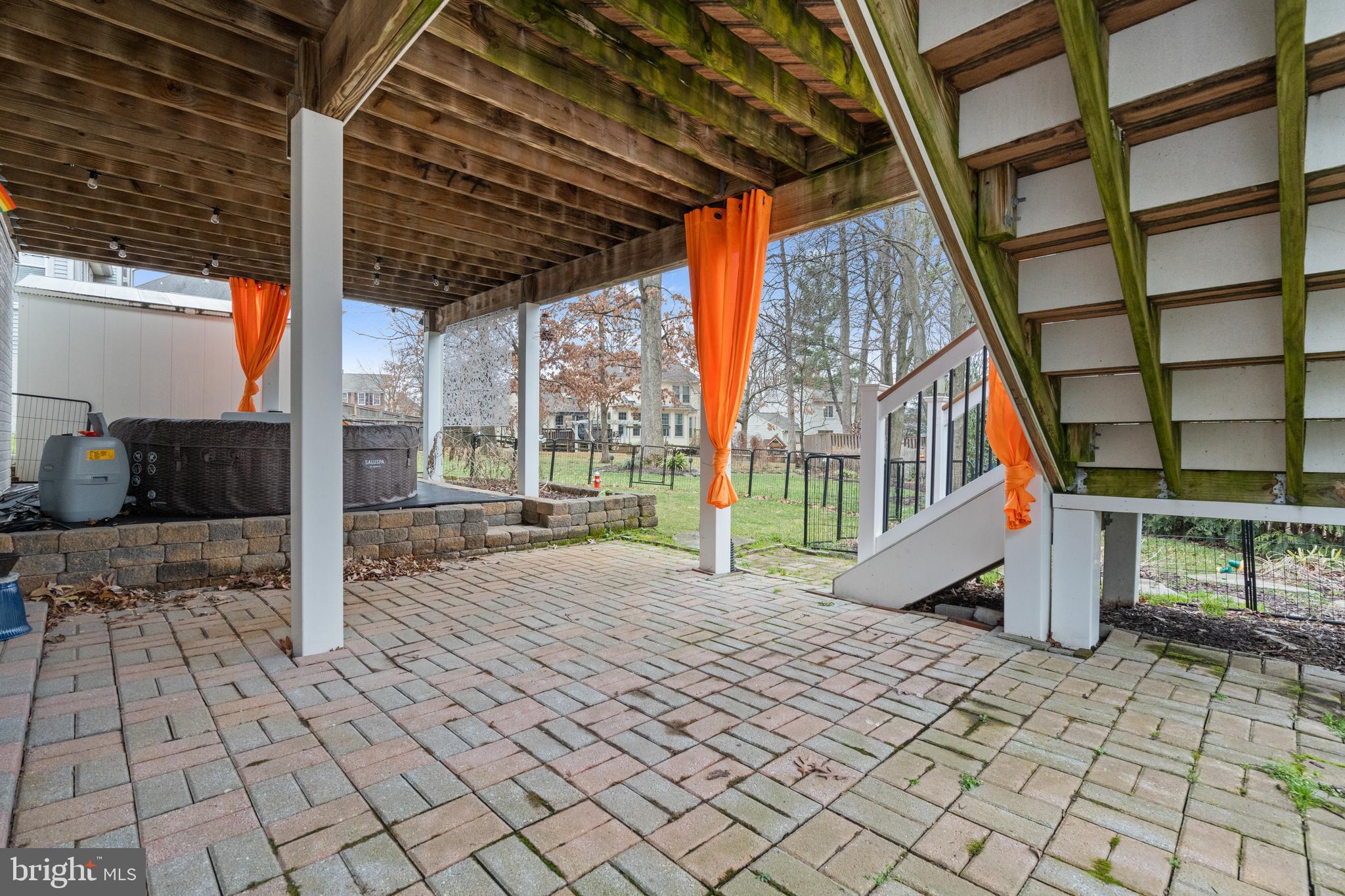 AUTUMN GLEN AT FOUR SEASONS - Residential