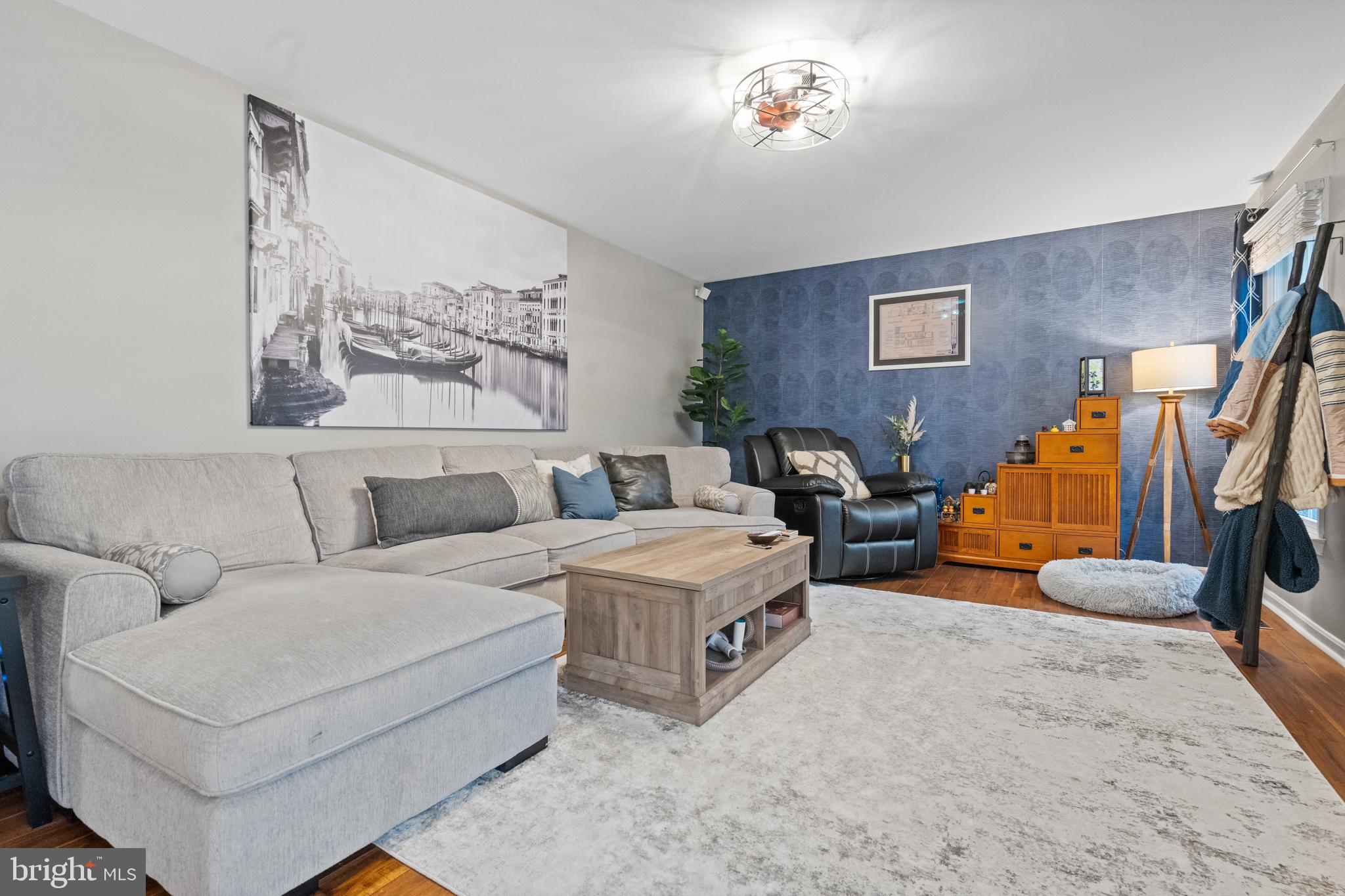 AUTUMN GLEN AT FOUR SEASONS - Residential